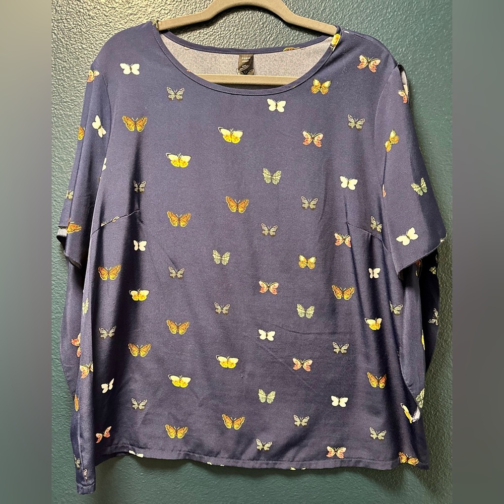 SHEIN Lune Round Neck Tie Sleeve Butterfly Pattern Blouse